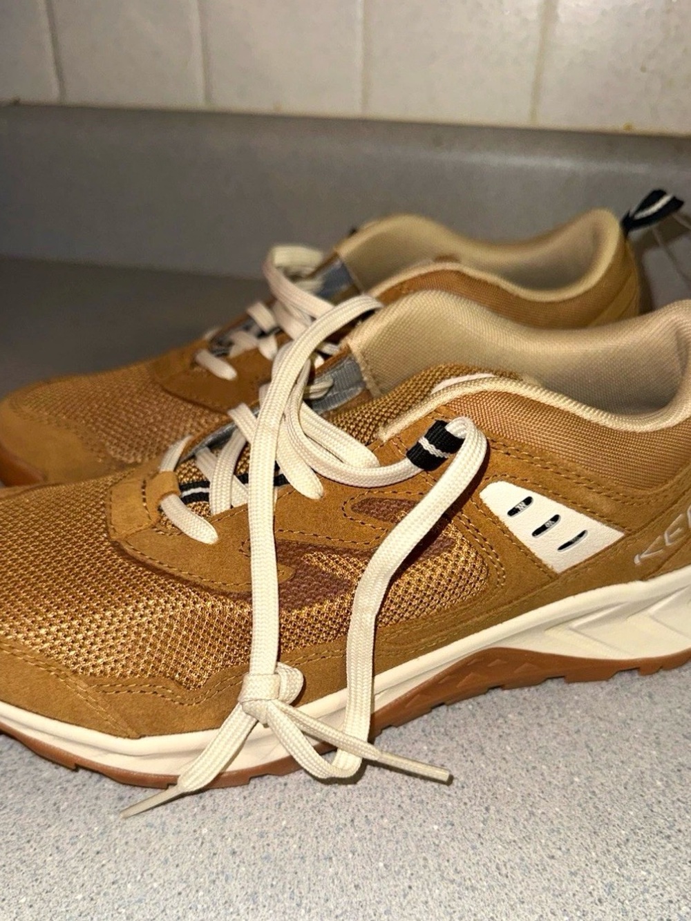 Women’s KEEN Tan Athletic Sneakers - Comfortable Everyday Trainer